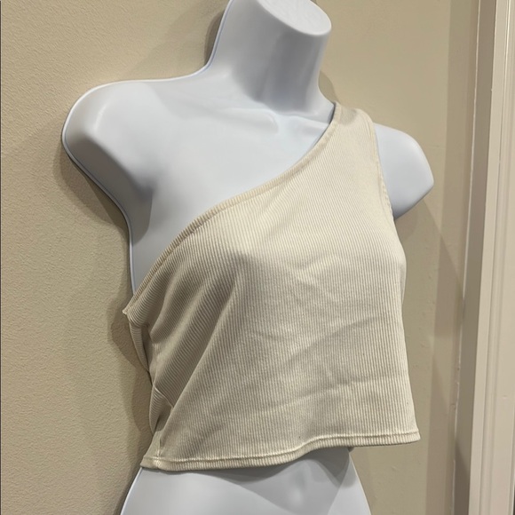 One-Shoulder Cream Top- XL - Picture 3 of 4